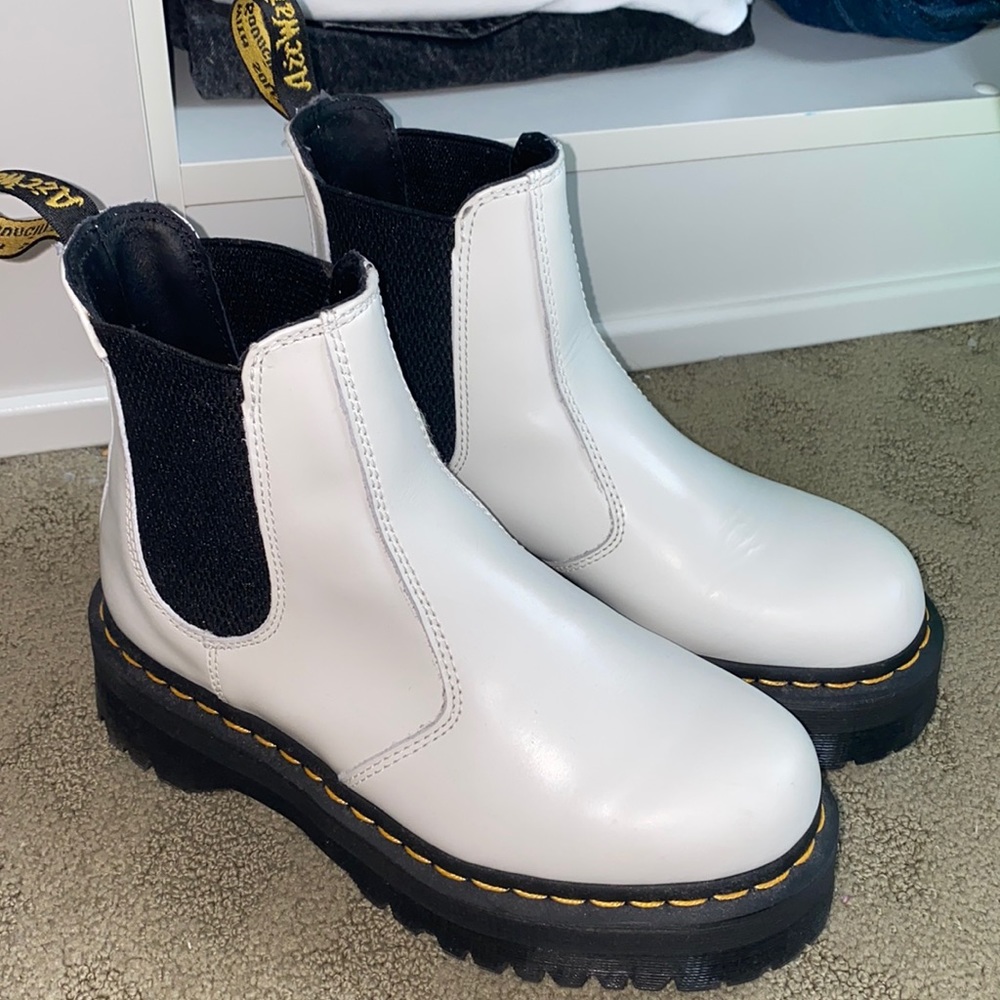 Dr. Martens 2976 Quad Chelsea Boot
